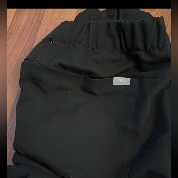 Figs Large Black TALII Jogger 20 pocket scrub pant EUC - Picture 8 of 9